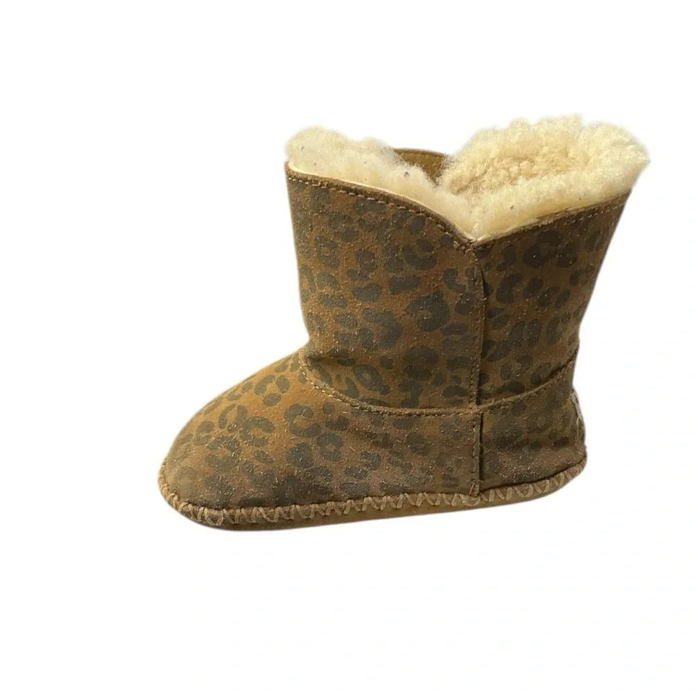 🐾 UGG Baby Leopard Booties‎ 4/5 – Shearling Fur Cozy Boots